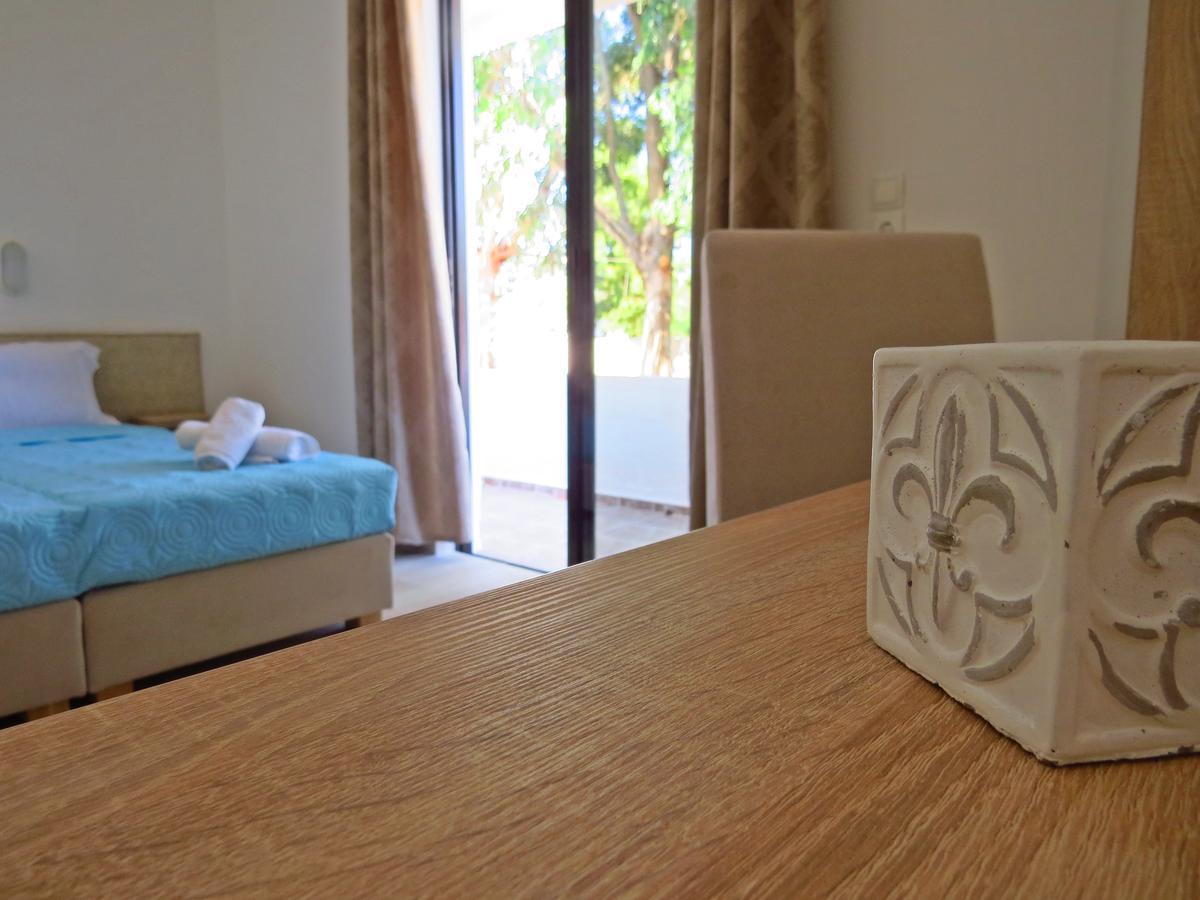 Loukas Beach Rooms Kiotari Bagian luar foto