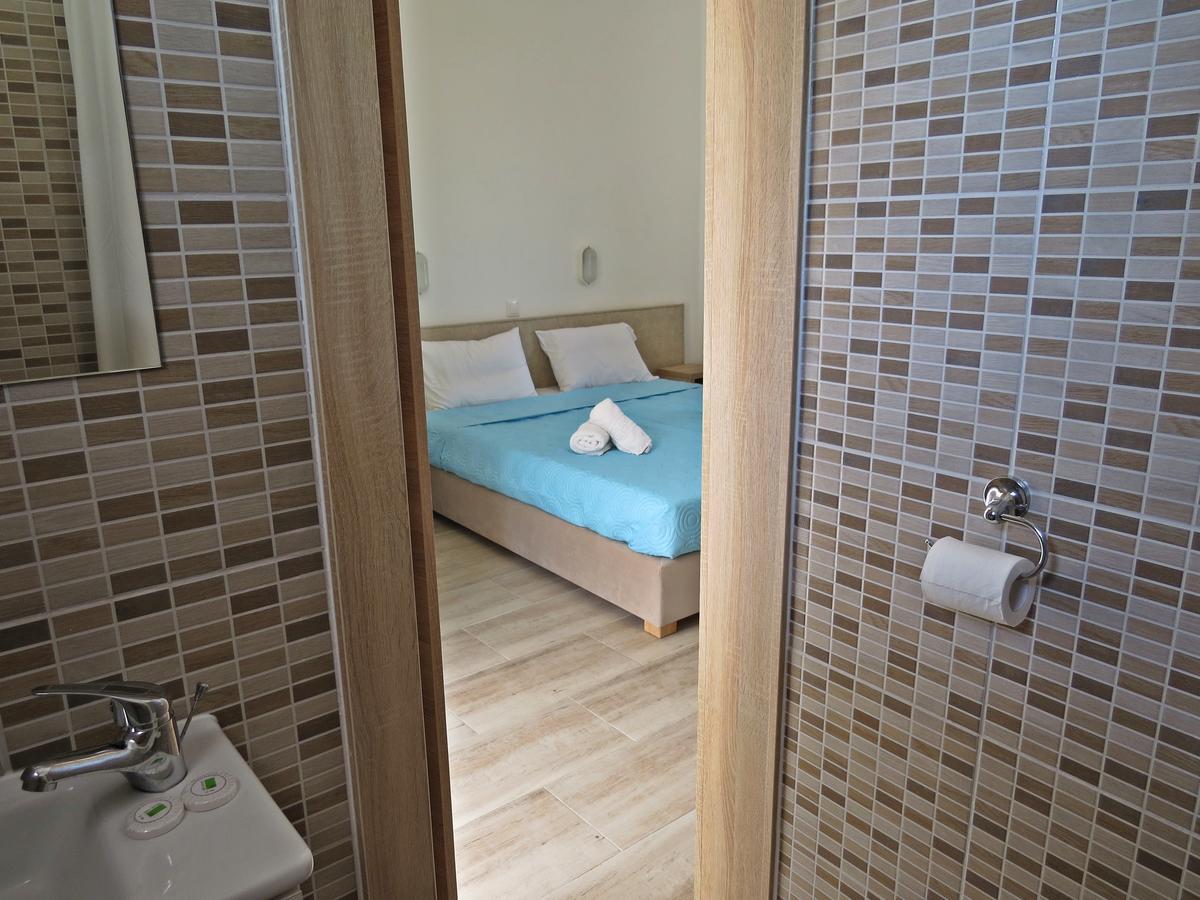 Loukas Beach Rooms Kiotari Bagian luar foto